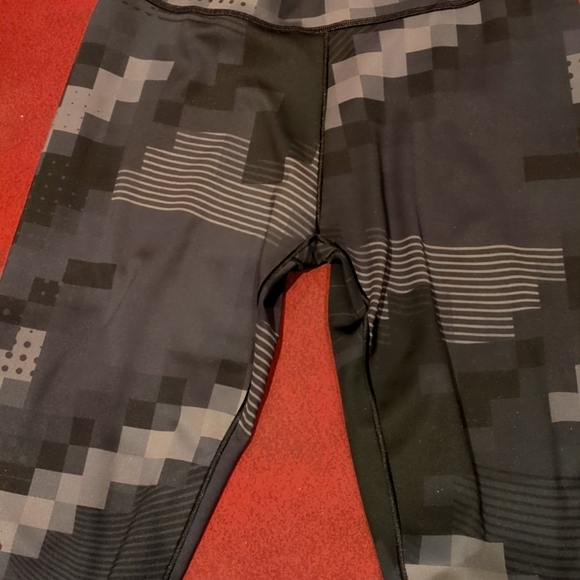 Adidas x Peloton Women's Training Tights - Picture 10 of 11